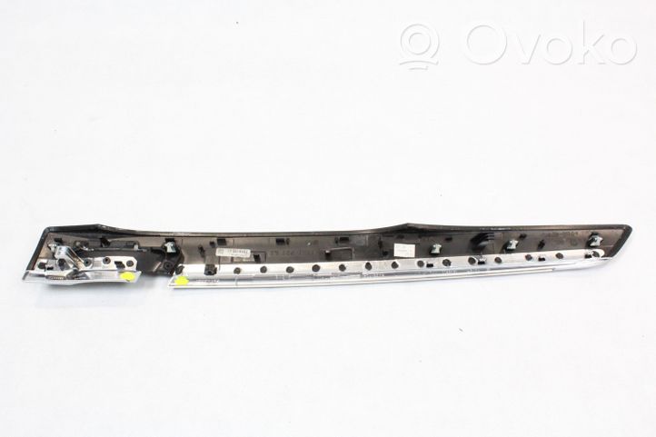 BMW 7 F01 F02 F03 F04 Barra di rivestimento della portiera anteriore 7318105