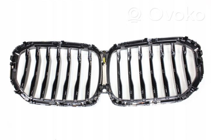 BMW X5 G05 Front bumper upper radiator grill 