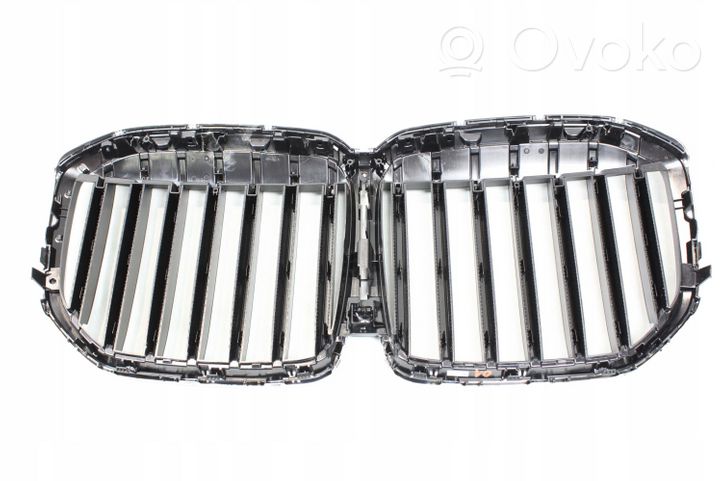 BMW X7 G07 Maskownica / Grill / Atrapa górna chłodnicy 