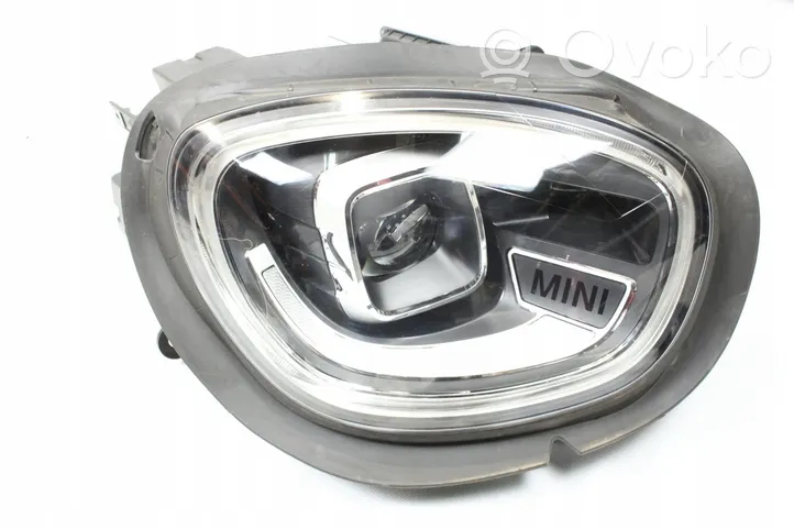 Mini Cooper Countryman F60 Lampa przednia 9881590