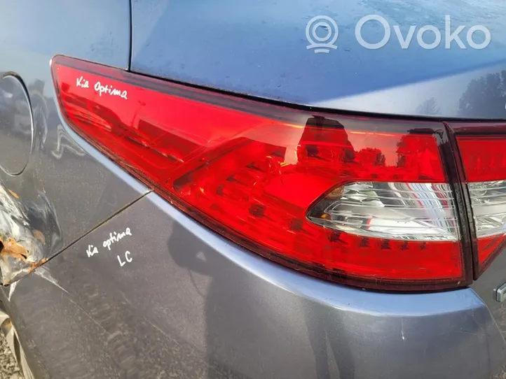 KIA Optima Aizmugurējais lukturis virsbūvē 