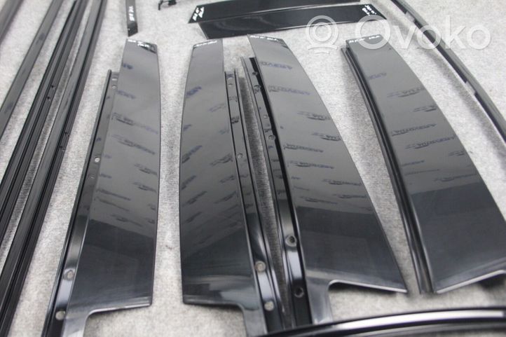 BMW X6 M Listwa / Uszczelka szyby drzwi przednich 