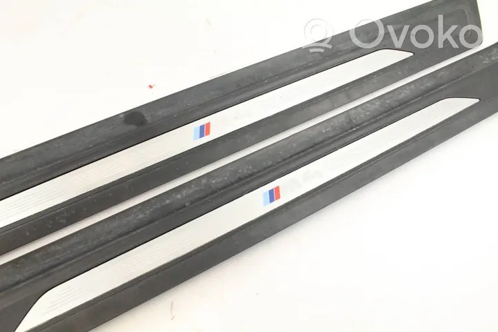 BMW M4 F82 F83 Priekšpusē durvju dekoratīvā apdare (moldings) 893792900