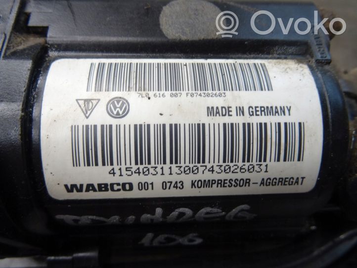 Volkswagen Touareg I Compresseur / pompe à suspension pneumatique 7L0698007B