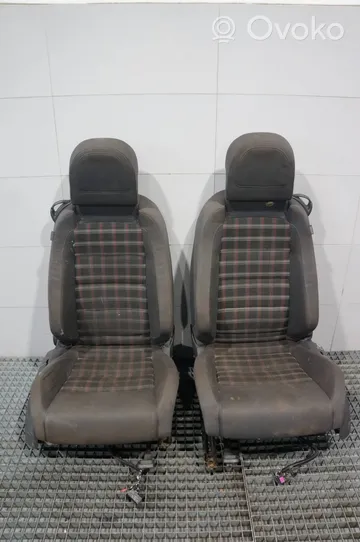 Volkswagen Golf V Set sedili 