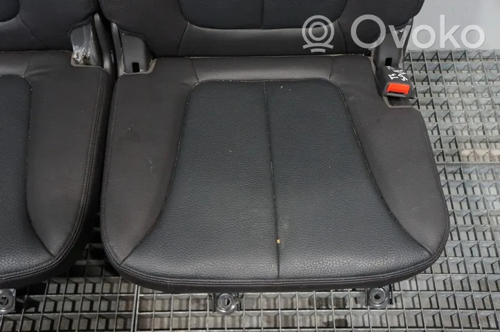 Hyundai Santa Fe Rear seat 