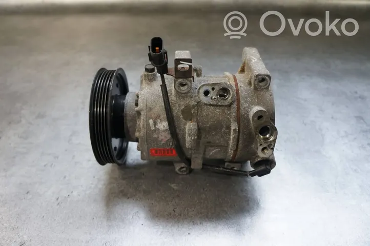 Hyundai i40 Ilmastointilaitteen kompressorin pumppu (A/C) 1B33E-00700