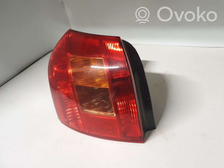 Toyota Corolla E120 E130 Lampa tylna 