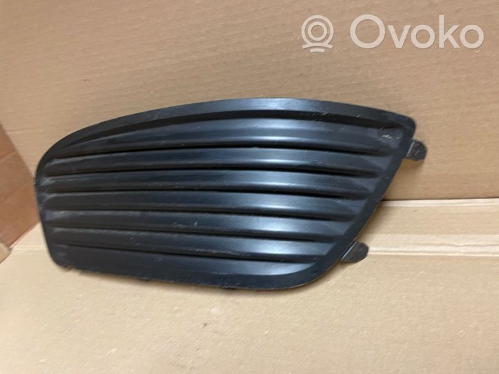 Subaru Legacy Etupuskurin alempi jäähdytinsäleikkö 57731AE400