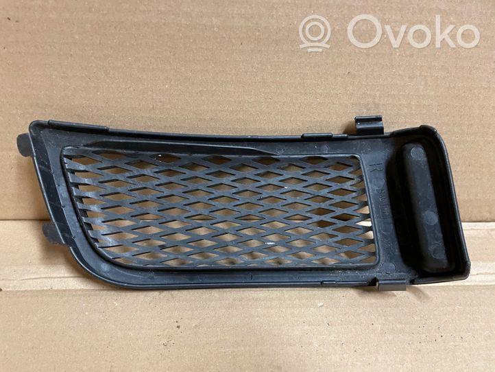 Subaru Legacy Grille inférieure de pare-chocs avant 