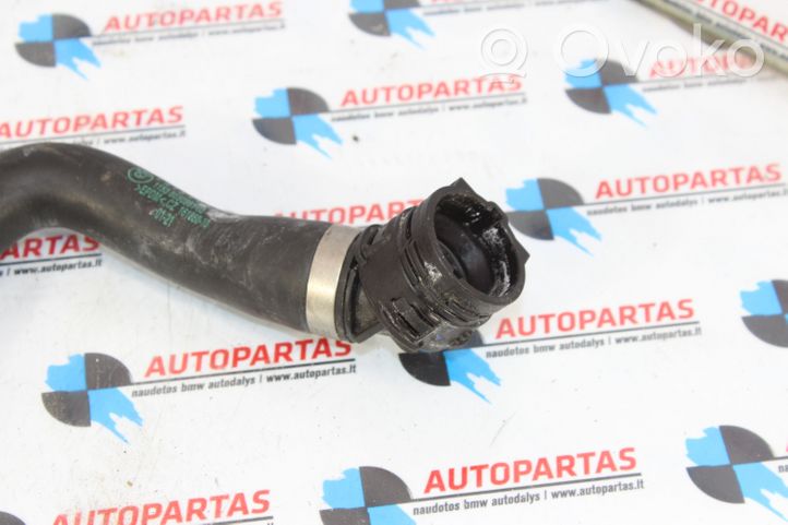 BMW 3 F30 F35 F31 Tubo flessibile del liquido di raffreddamento del motore 8650981