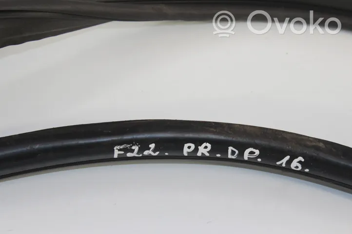 BMW 2 F22 F23 Guarnizione in gomma portiera anteriore 7267911