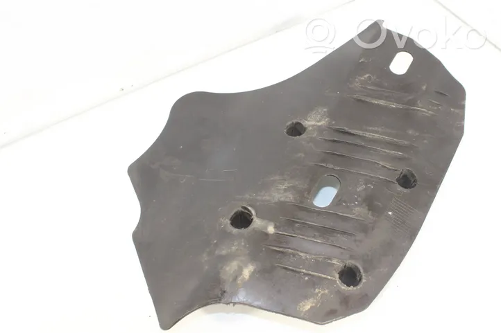 BMW 2 F22 F23 Couvre soubassement arrière 6796138