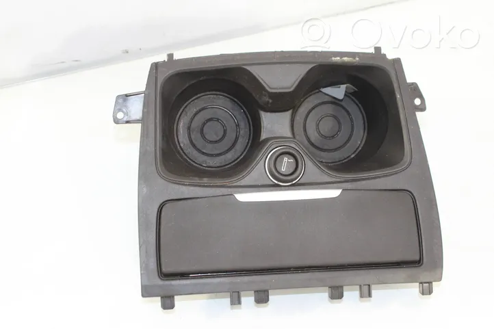 BMW 2 F22 F23 Cup holder front 9207320