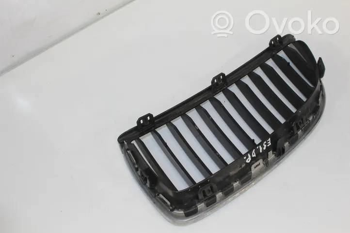 BMW 3 E90 E91 Grille calandre supérieure de pare-chocs avant 22405910