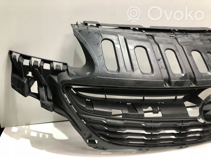 Opel Corsa E Front bumper upper radiator grill 39003576