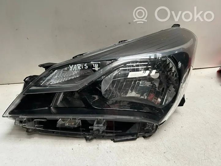 Toyota Yaris Lampa przednia YAR3