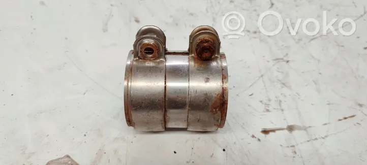 Audi A4 S4 B8 8K Morsetto per la connessione del tubo della marmitta 8W0253141