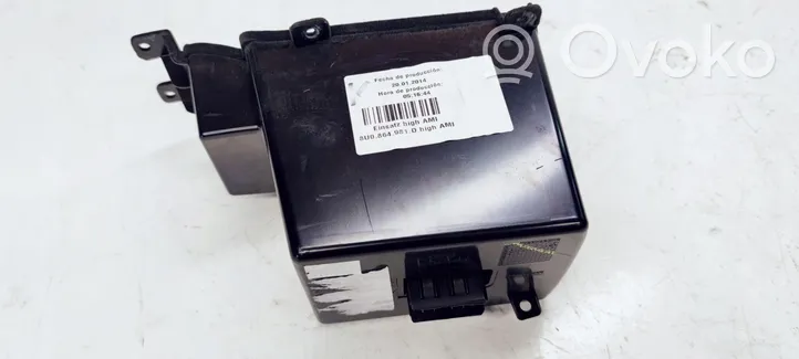 Audi Q3 8U Consolle centrale del vano portaoggetti 8U0864981D