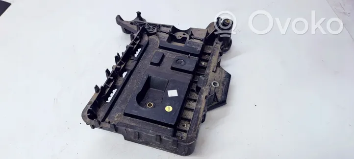 Audi Q3 8U Battery tray 1K0915333H