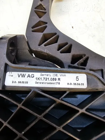 Volkswagen Golf VI Kytkimen pääsylinteri 1K0721388B