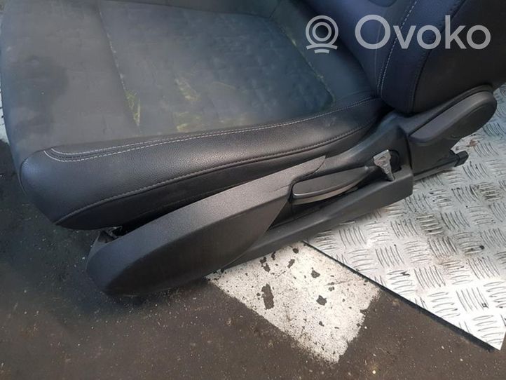 Opel Meriva B Fotele / Kanapa / Komplet 