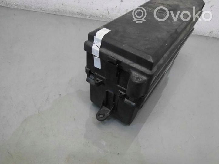 Land Rover Range Rover Sport L320 Scatola di montaggio relè YMB506620A