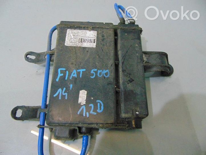 Fiat 500E Aktiivihiilisuodattimen polttoainehöyrysäiliö 