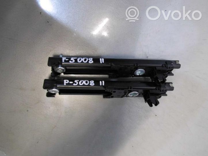 Peugeot 307 Rail de réglage hauteur de ceinture de sécurité 