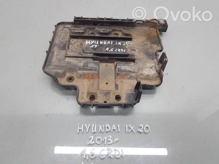 Hyundai ix20 Akkulaatikon alusta 37150-P5401