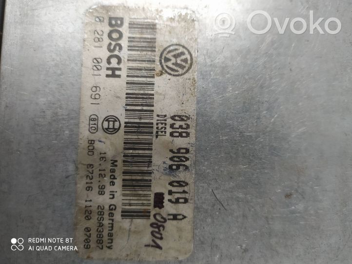 Audi A4 S4 B5 8D Sterownik / Moduł ECU 038906019A