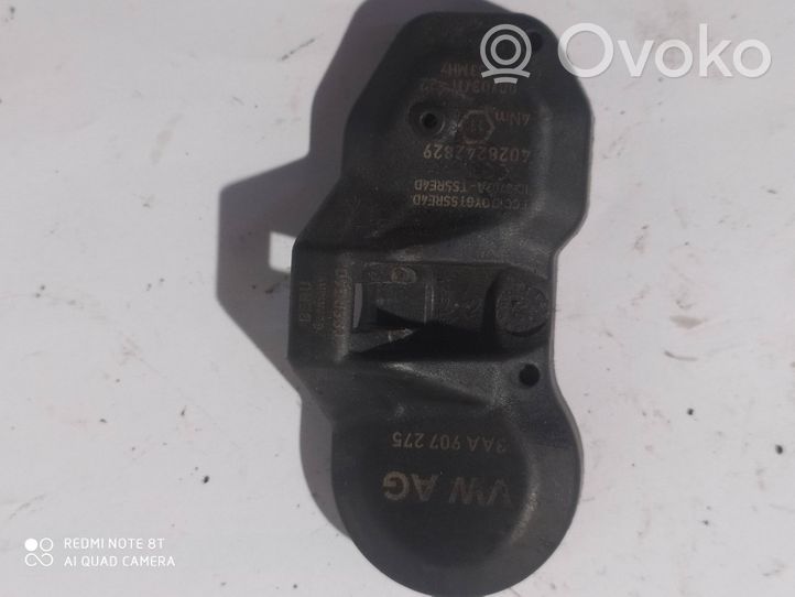 Volkswagen PASSAT B7 Tire pressure sensor 3AA907275