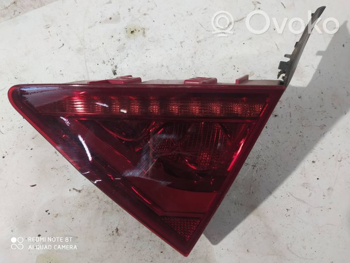 Audi A7 S7 4G Lampy tylnej klapy bagażnika 4G8945094