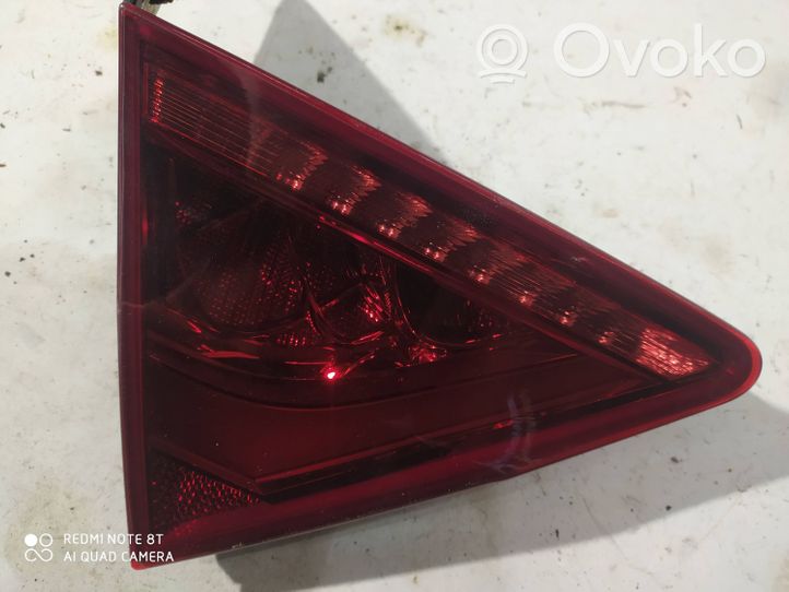 Audi A7 S7 4G Lampy tylnej klapy bagażnika 4G8945093