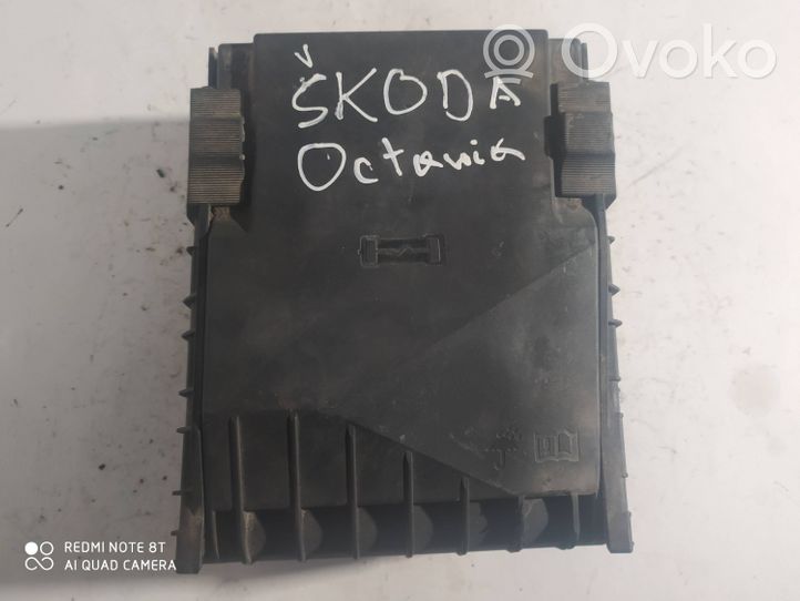 Skoda Octavia Mk2 (1Z) Modulo fusibile 1K0937124K