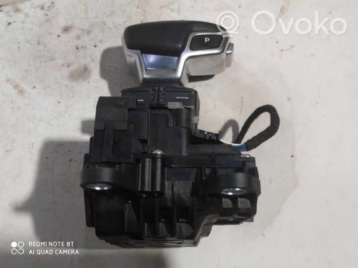 Audi A4 S4 B9 Pavarų perjungimo mechanizmas (kulysa) (salone) 8W2713041E