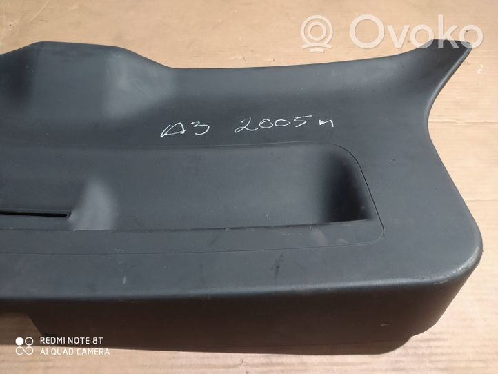 Audi A3 S3 8P Apatinis, bagažinės šono, apdailos skydas 8P3867979A