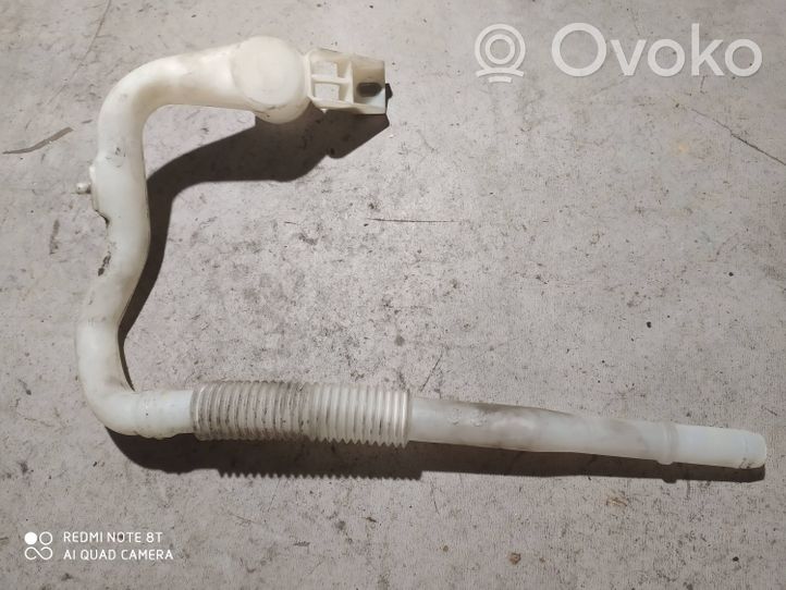 Volkswagen Touareg II Tubo riempimento della vaschetta del liquido lavavetri 7P6955463