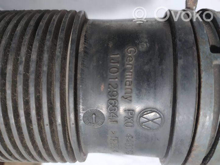 Volkswagen Golf IV Tube d'admission d'air 1J0129684J