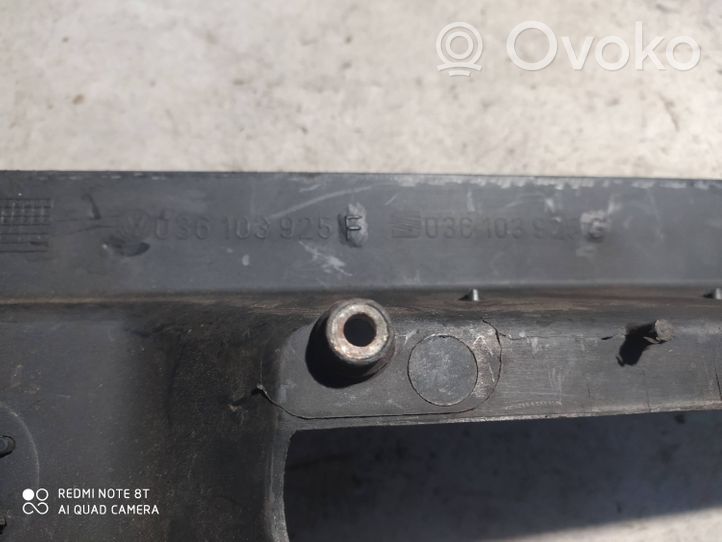 Volkswagen Golf IV Couvercle cache moteur 036103925F