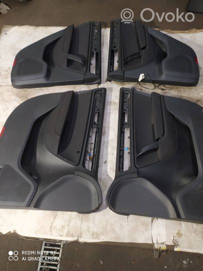 Volkswagen Touareg II Rivestimento del pannello della portiera anteriore 7P1867012