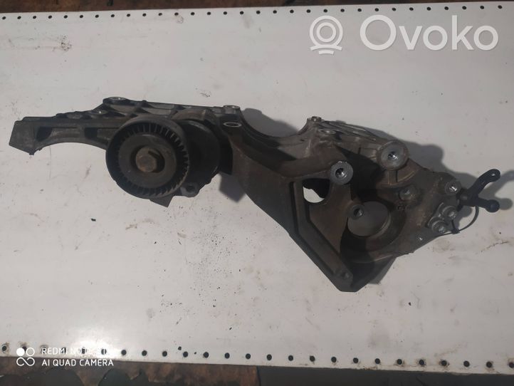 Volkswagen PASSAT B7 Support pompe injection à carburant 03L903143D