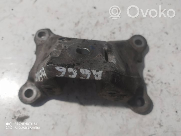 Audi A6 S6 C6 4F Support, suspension du moteur 4F0199307M