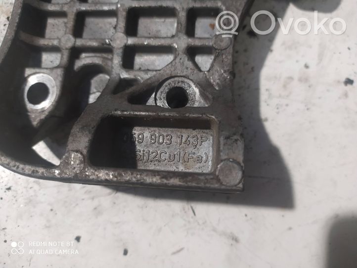 Volkswagen Touareg I Soporte del alternador 059903143P