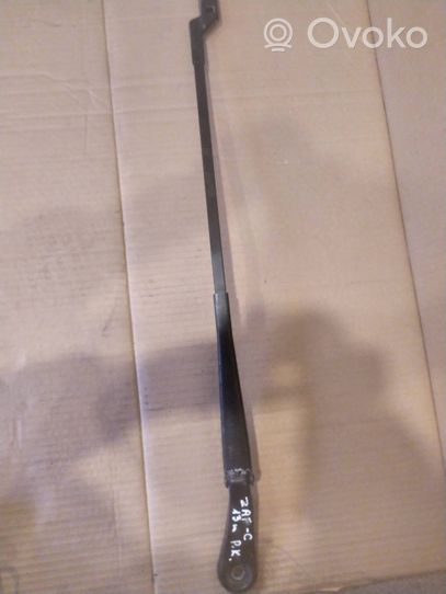 Opel Zafira C Front wiper blade arm 20812593