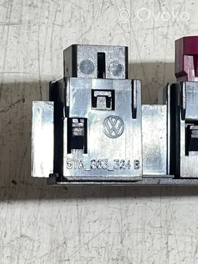 Volkswagen Touran III Connecteur/prise USB 5TA863324B