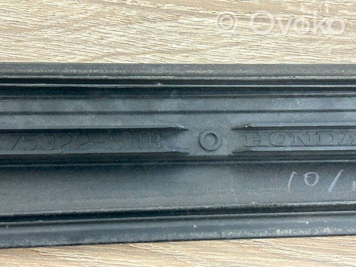 Honda Civic Front door trim (molding) 75322SNB