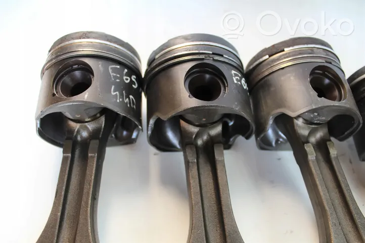 BMW 7 E65 E66 Piston 