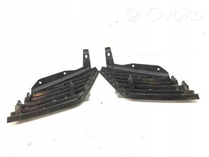 Nissan Primera Grille de calandre avant 62320AU300