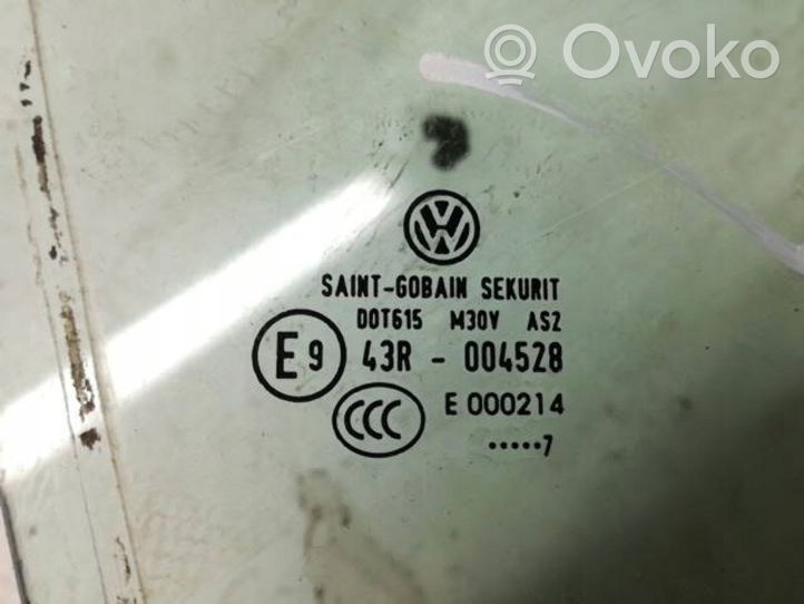 Volkswagen Jetta V Etuoven ikkunalasi, neliovinen malli VW